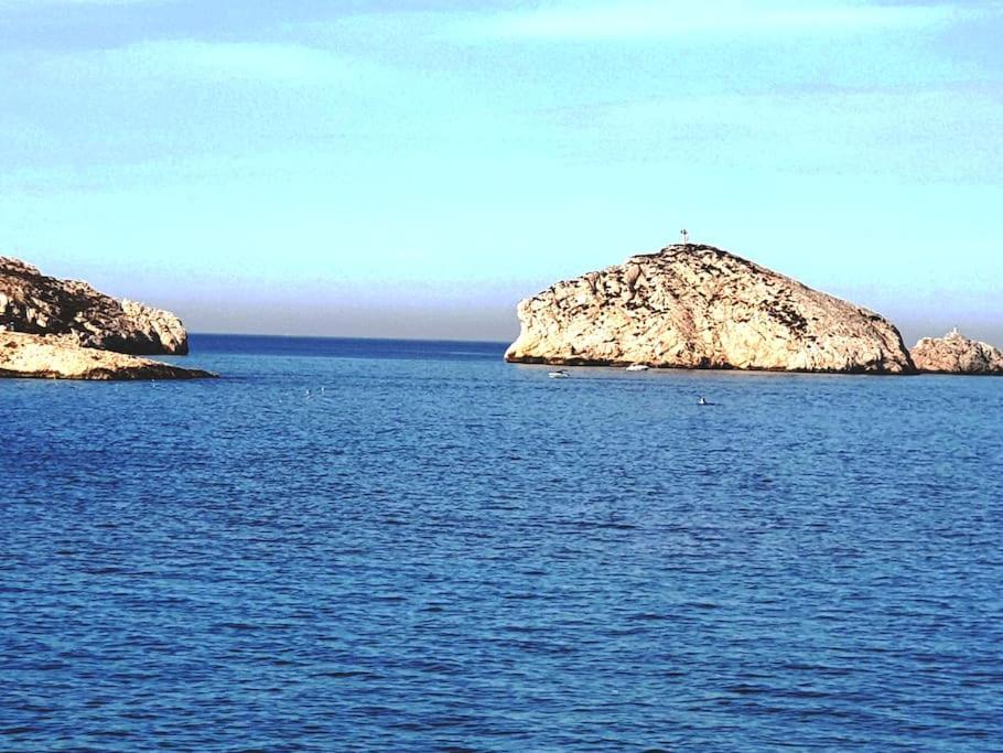 Maison De Village A 35 M Du Bord De Mer Марсилия Екстериор снимка